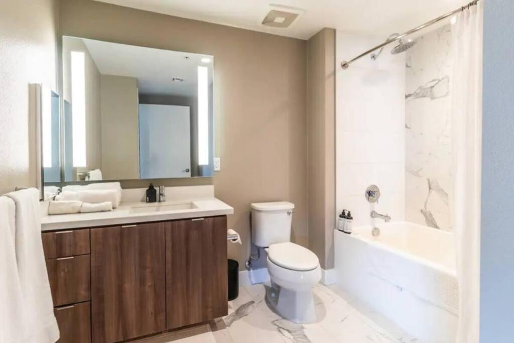Comfortable & Spacious 2Bdr - 2Bth For 4 Guests In Hollywood Los Angeles Exterior foto