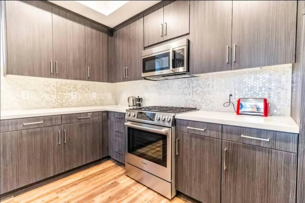 Comfortable & Spacious 2Bdr - 2Bth For 4 Guests In Hollywood Los Angeles Exterior foto
